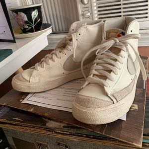 W blazer mid 77